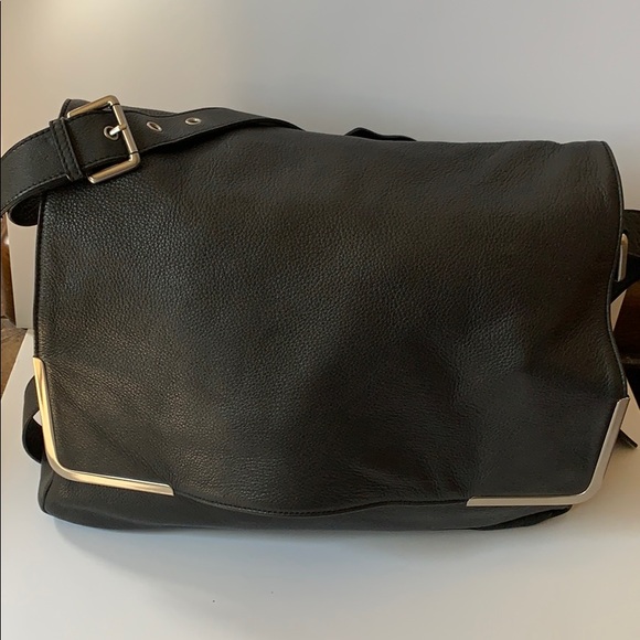 Kenneth Cole Messenger type bag - Picture 5 of 8